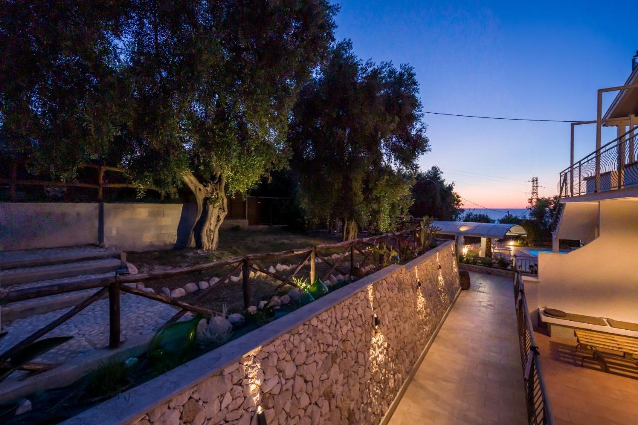 Borgo Canneto Rodi Garganico Bagian luar foto